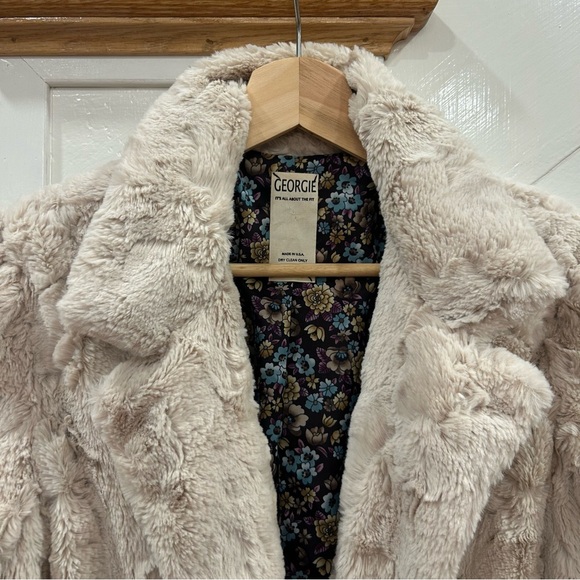 Georgie Women’s Faux Fur Coat Mid length Cream/ivory Soft Size 6 - Picture 3 of 11